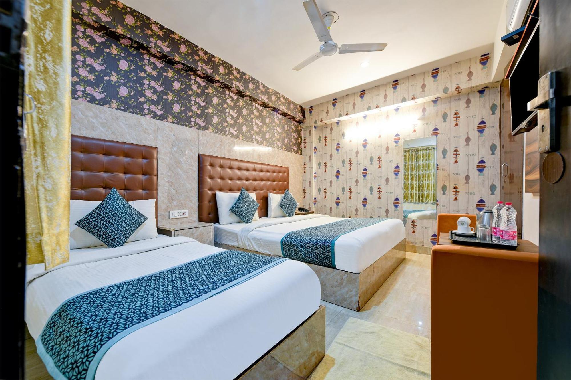Hotel Skywood At Airport New Delhi Exterior photo